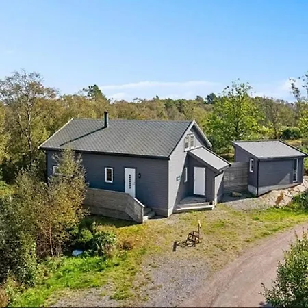度假居 Flott Tett Pa Naturen Ved Lindesnes
