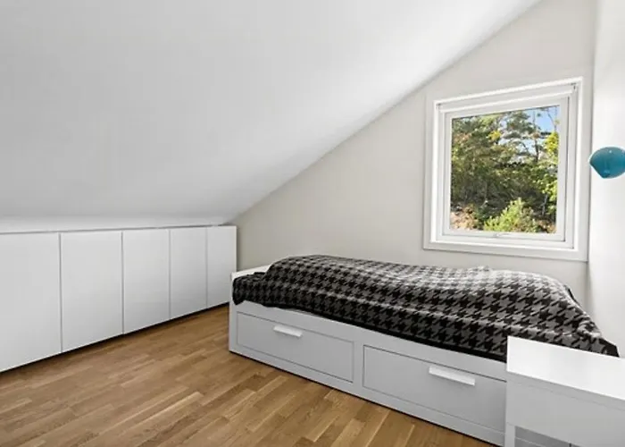 Flott Tett Pa Naturen Ved Lindesnes