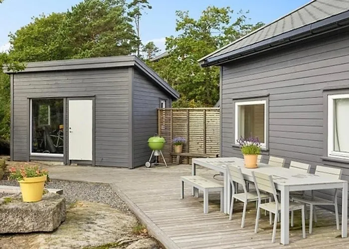 度假居 Flott Tett Pa Naturen Ved Lindesnes *