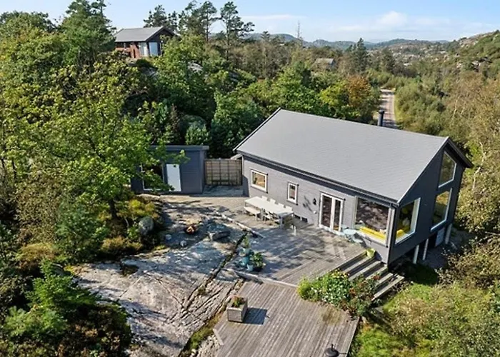 度假居 Flott Tett Pa Naturen Ved Lindesnes